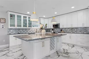 3922 W Bay View Ave, Tampa, FL 33611 - Photo 12