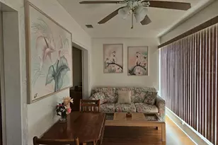 1905 Canterbury Ln, Sun City Center, FL 33573 - Photo 10