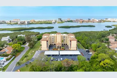 9000 Commodore Drive #604, Seminole, FL 33776 - Photo 2