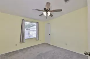 38992 Stapley Cir, Zephyrhills, FL 33540 - Photo 18