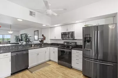 6425 Shoreline Drive #10503, Saint Petersburg, FL 33708 - Photo 4