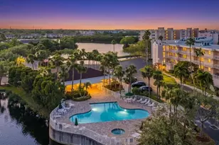 6425 Shoreline Dr, Saint Petersburg, FL 33708 - Photo 2