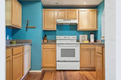 8006 N Temple Place, Tampa, FL 33617 - Photo 10