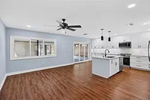 6660 Cape Hatteras Way NE, Saint Petersburg, FL 33702 - Photo 10