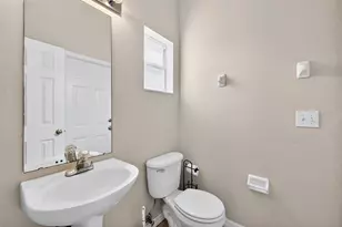 4433 Sweetwater Dr, Tampa, FL 33615 - Photo 82