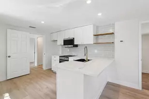 2800 13th Ave N, Saint Petersburg, FL 33713 - Photo 12