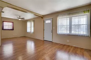 701 61st Ave NE, Saint Petersburg, FL 33703 - Photo 4