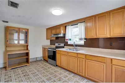 701 61st Avenue NE, Saint Petersburg, FL 33703 - Photo 10