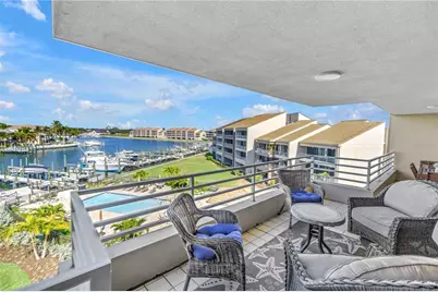 2795 Kipps Colony Drive S #305, Saint Petersburg, FL 33707 - Photo 1
