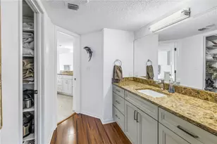 2795 Kipps Colony Dr S, Saint Petersburg, FL 33707 - Photo 38