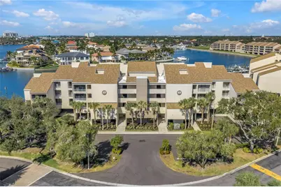 2795 Kipps Colony Drive S #305, Saint Petersburg, FL 33707 - Photo 2