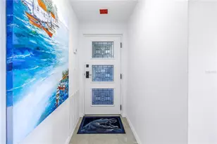 2795 Kipps Colony Dr S, Saint Petersburg, FL 33707 - Photo 10