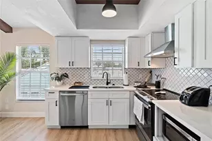 7615 Coquina Way, Saint Pete Beach, FL 33706 - Photo 10