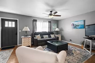 1802 Bedford Terrace, Sun City Center, FL 33573 - Photo 2