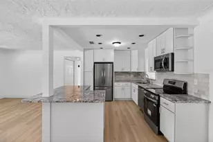 7919 Causeway Blvd S, Saint Petersburg, FL 33707 - Photo 8