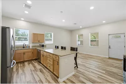 3706 13th Street N, Saint Petersburg, FL 33704 - Photo 2