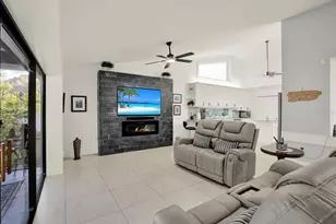 4303 Middle Lake Dr, Tampa, FL 33624 - Photo 10