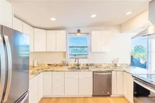 2110 Alcazar Wy S, Saint Petersburg, FL 33712 - Photo 10