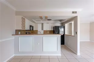6860 Whitman Ct, Sarasota, FL 34243 - Photo 10