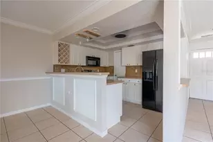 6860 Whitman Ct, Sarasota, FL 34243 - Photo 8