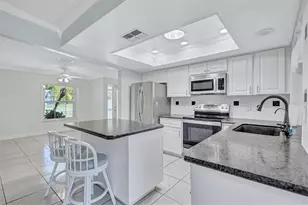 1735 Aberdeen Ct, Palm Harbor, FL 34684 - Photo 8