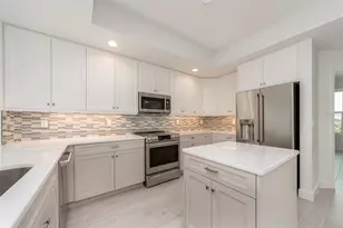 125 Island Way, Clearwater Beach, FL 33767 - Photo 6