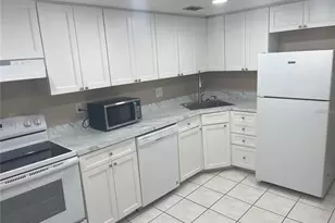 851 Bayway Blvd, Clearwater Beach, FL 33767 - Photo 6