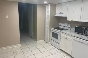 851 Bayway Blvd, Clearwater Beach, FL 33767 - Photo 8