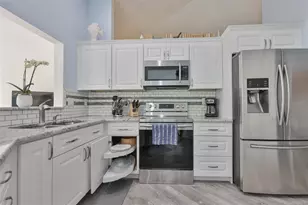 2422 E Del Webb Blvd, Sun City Center, FL 33573 - Photo 22
