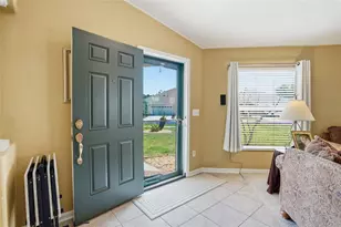 31950 Stillmeadow Dr, Wesley Chapel, FL 33543 - Photo 4