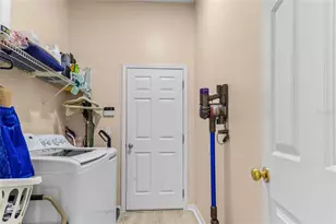 31346 Glendalough Way, Wesley Chapel, FL 33545 - Photo 22