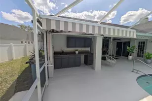 18027 Palm Breeze Dr, Tampa, FL 33647 - Photo 32