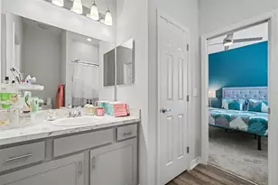 6749 Abbywood Ln, Zephyrhills, FL 33541 - Photo 20