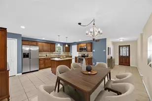 2701 Brandon View Dr, Brandon, FL 33511 - Photo 10