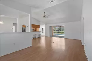 10220 Swanson Ct, Spring Hill, FL 34608 - Photo 10