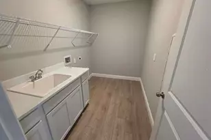 2212 Sienna Spruce St, Wesley Chapel, FL 33543 - Photo 22