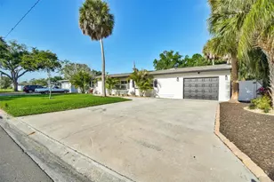 7330 17th Way N, Saint Petersburg, FL 33702 - Photo 2