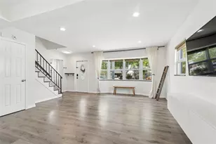 8043 124th St, Seminole, FL 33772 - Photo 10