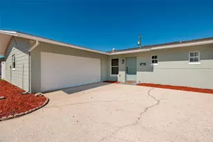 2107 Dolphin Blvd S, Saint Petersburg, FL 33707 - Photo 10