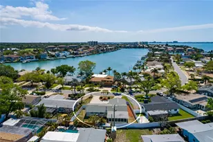 2107 Dolphin Blvd S, Saint Petersburg, FL 33707 - Photo 30