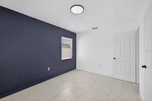 7806 N Jamaica St, Tampa, FL 33614 - Photo 16