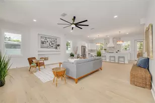 3317 15th St N, Saint Petersburg, FL 33704 - Photo 4