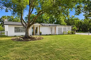 6128 E 111th Ave, Temple Terrace, FL 33617 - Photo 2