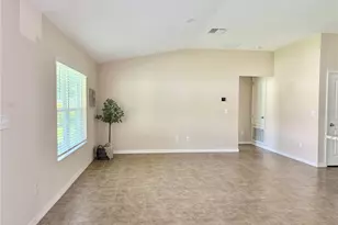 9242 Freedom Hill Dr, Seffner, FL 33584 - Photo 18