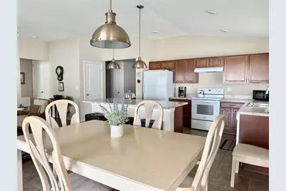 9242 Freedom Hill Dr, Seffner, FL 33584 - Photo 8
