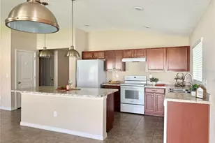 9242 Freedom Hill Dr, Seffner, FL 33584 - Photo 10