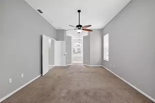 3725 Hollow Wood Dr, Valrico, FL 33596 - Photo 10