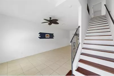 4118 Woodacre Lane, Tampa, FL 33624 - Photo 4