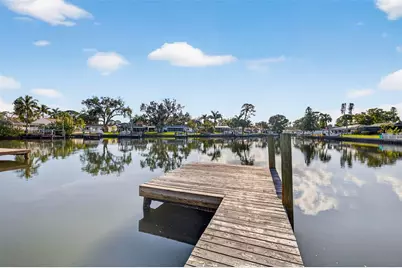 4790 Venetian Boulevard NE, Saint Petersburg, FL 33703 - Photo 32