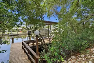 860 Sand Pine Dr NE, Saint Petersburg, FL 33703 - Photo 30